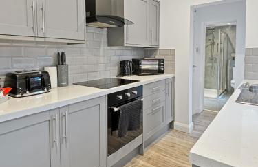 Amaya Six - Sleeps 4 - Modern 1 bed Apartment - Newly renovated - Central Location - Grantham - Free Gym Access - Foto 2