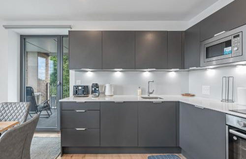 Luxury 3 bedroom with 2 bath at Plaistow opposite of station - Foto 12