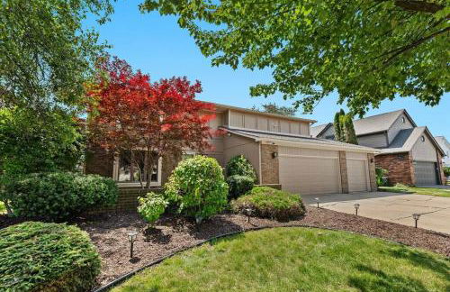 NEW! 4BR I Indoor Pool on the Bay in Boat Town USA - Foto 14