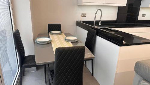 Apple Tree House - Photo 3