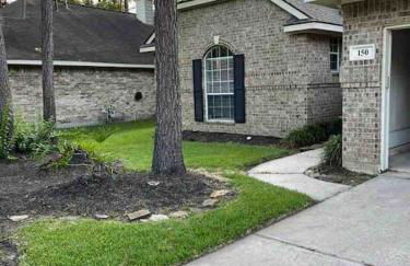 Lovely Woodlands home w/heated pool and spa! - Foto 48