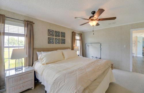 Family Home and Fire Pit and Deck, 11 Miles to Beach! - Foto 14