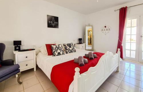 Stunning sea view villa with 6 bedrooms & heated pool - Villa Renaissance - Photo 21