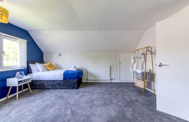 Contemporary 4 Bedroom Detached House With Parking and City Links - Foto 14