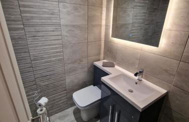 Stunning Modern Riverside Cottage - Photo 22