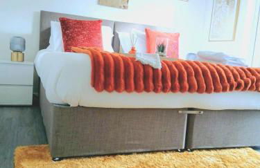 1 BR Corby Town Centre Contractors & Family Friendly - Photo 1