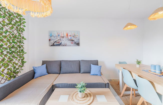 Skysea Malaga Centro frente al Rio - Photo 20