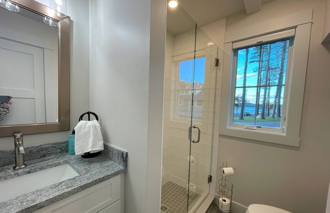 Lady of The Lake - Photo 9