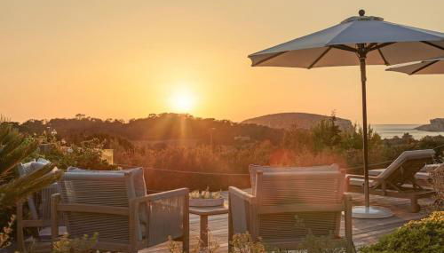 Exclusive Luxury Villa with Stunning Sea Views - Foto 2