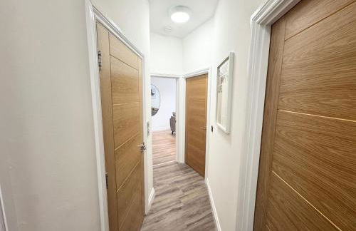 STUNNING APARTMENT - 2 DOUBLE BEDROOMS - EN-SUITE - FREE ALLOCATED PARKING - JQ QUARTER - BIRMINGHAM CITY CENTRE - SLEEPS 6 GUESTS - 2 BATHROOMs - Foto 11