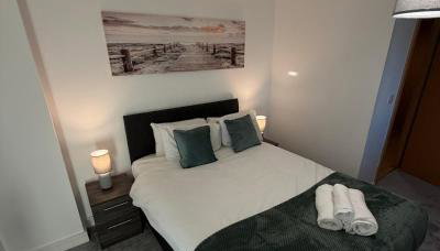 Central Liverpool 2-Bed Balcony Apartment by StaySavvy Accommodation - Foto 3, Other