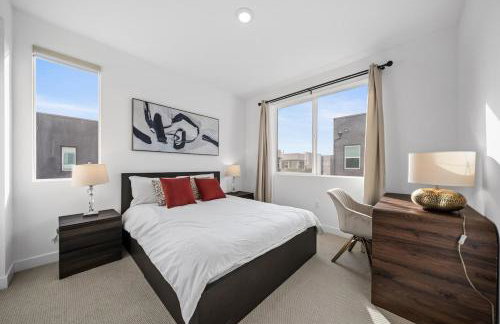 Central Santa Ana - Modern 4BR Home Near Disneyland - Foto 24