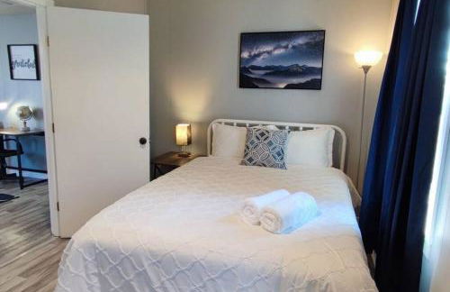 Perfect Combo of Charm & Comfort- 2Bedroom Home - Foto 12