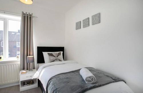 Maltby House, Rotherham for contractors & Families, free private parking, fast wifi, spacious,WIFI etc - Foto 13