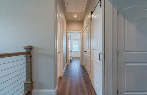 Stunning beach house just a short walk to beach - Foto 28