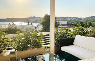 Blue Bay Vouliagmeni Luxury Apartment - Photo 1