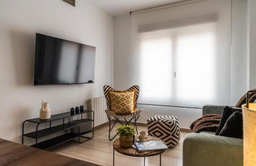 tuGuest Station with Parking - Photo 13