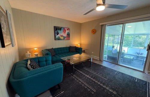 3BR Retreat near BrewDog, games, and lots of space - Foto 17
