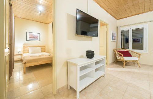 Amygdalia Villa with Private Pool, by ZanteWize - Foto 7