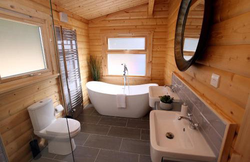 Cambridgeshire Lakes - luxury lodges in a stunning lake location - Foto 20