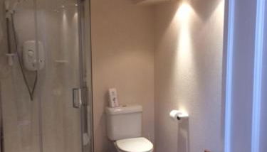 Ardmuir - Photo 3, Shower