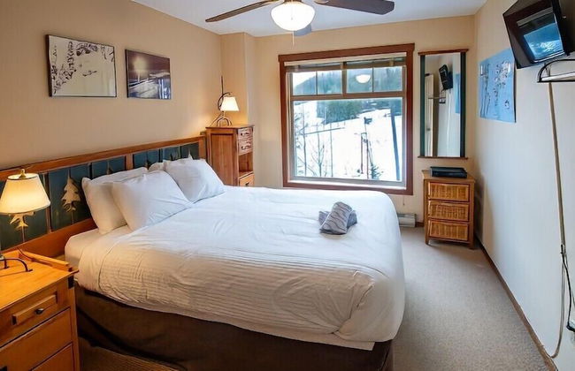 Snow Creek Lodge by Fernie Lodging Co - Photo 14