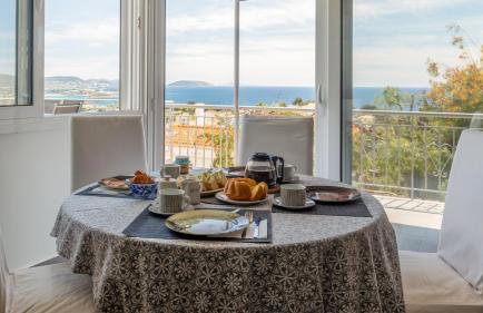 Bunny island- seaview house, private garden , Lagonisi, Attika riviera by Comfortbnb - Photo 3