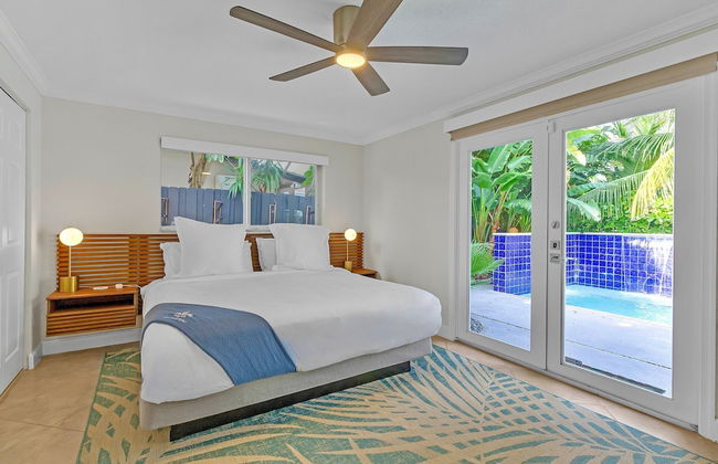 Flirty Flamingo Colorful Waterfront Escape w Pool - Foto 4