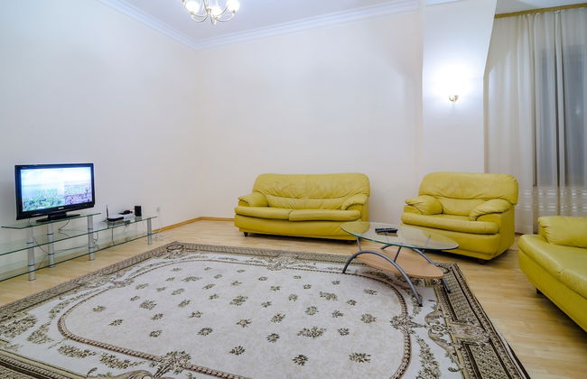 Rent Kiev Maidan Nezalezhnosti - Photo 54