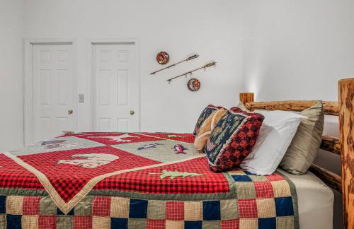 Almost Heaven - Grill, 2 King Beds, Wifi, Deck, Pool Access, Hiking, Wood Stove, Family Friendly - Foto 19