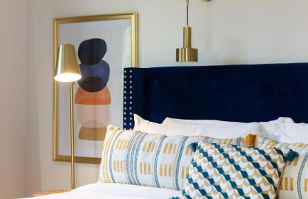 Silverlake Sunset Treehouse • Art-Filled Escape w Jacuzzi Sauna AvantStay - Foto 67