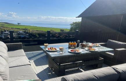 Tremfan Gorwel - Photo 1