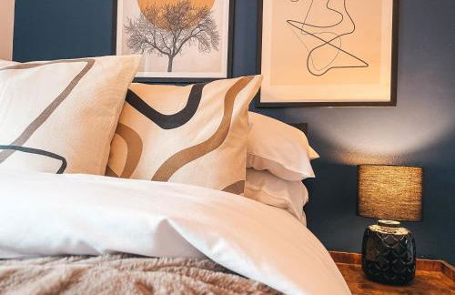 Hamilton House by Solace Stays - Photo 1