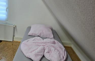 Mary Haus in Biebertal-Bieber, mit 2 Apartament und 4 Zimmer, 1 fur 2 und eine fur 6, In Nahe Gießen und Wetzlar mit WLAN, Parkplatz, 2 Badezimmer - Photo 26