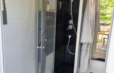 Bateau sur terre près du bassin - Foto 5