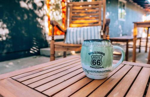 Walk to GC Train Depot and Route 66, king beds, game room, BBQ, firepit - Photo 36