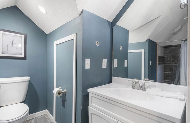 Foggy River Retreat For 16! - Photo 21