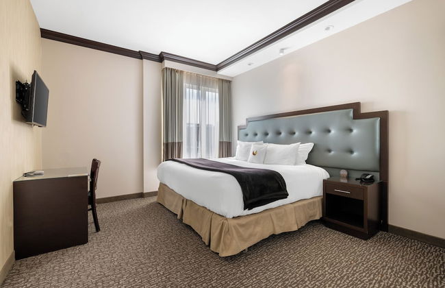 Aura Hotel Brooklyn - Photo 17