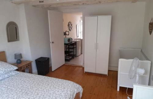 Gîte Déco terrasse ensoleillée et Wi-Fi - Foto 11