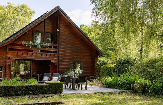 Huswell - Tranquil Retreat Cozy Chalet in the Heart of Urse - Photo 12