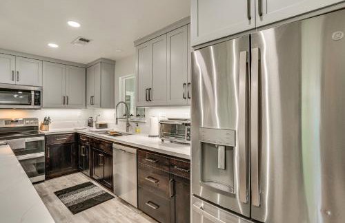 Backyard Oasis with Hot Tub and Views Weaverville Gem - Foto 7