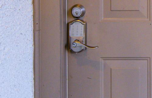 Serene Lakeside Beauty - Photo 19