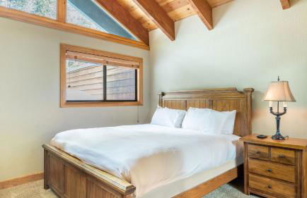 Luxury Incline Village Cabin w Lake Views Game Room Firepit Beach Access - Foto 37