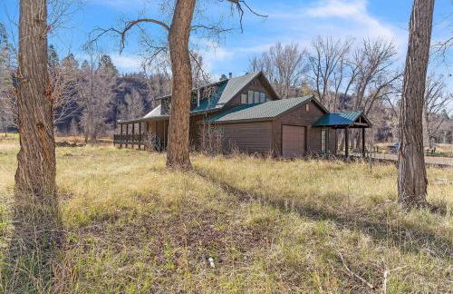 Charming Country 4BR Retreat with Riverfront Views cabin - Foto 28