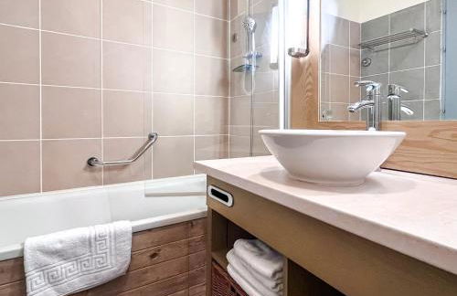 South facing 2-bed apartment with fireplace, Terrasses dEos - Foto 4