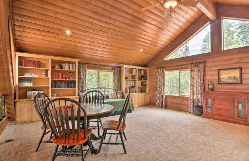 Duck Creek Village Chalet with Fire Pit and Decks - Foto 14