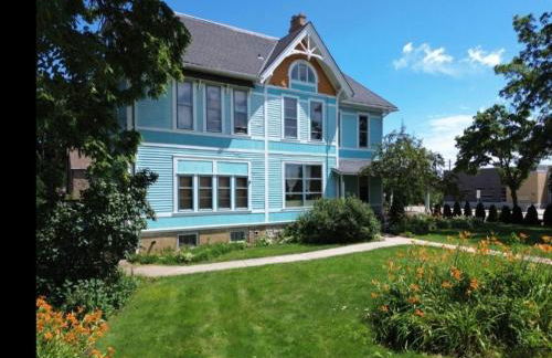 Sleeps 30+ • 10BR Mansion •Events • Bar • Backyard - Foto 44