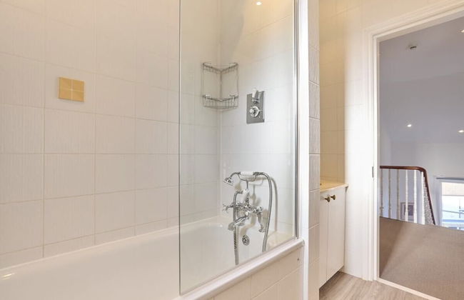 The Hampstead Getaway - Charming 5bdr Home With Conservatory - Foto 13