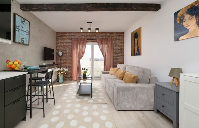 Modern Studio With Balcony by Renters - Photo 16