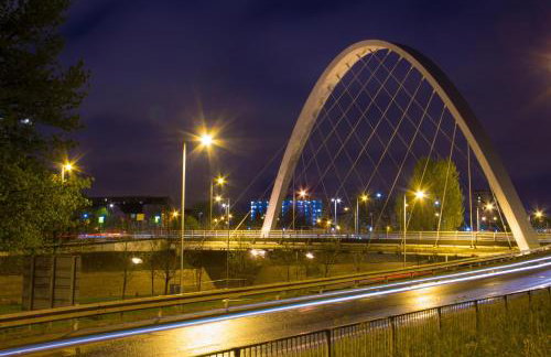 Cozy Vibes Refined 2BR Flat - Photo 12